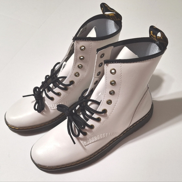 💎NWOB Dr. Martens "Zavala" White Combat Boots - Picture 13 of 14